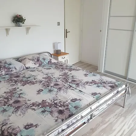 Pobuk Apartment *