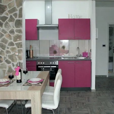 Pobuk Apartment Primosten